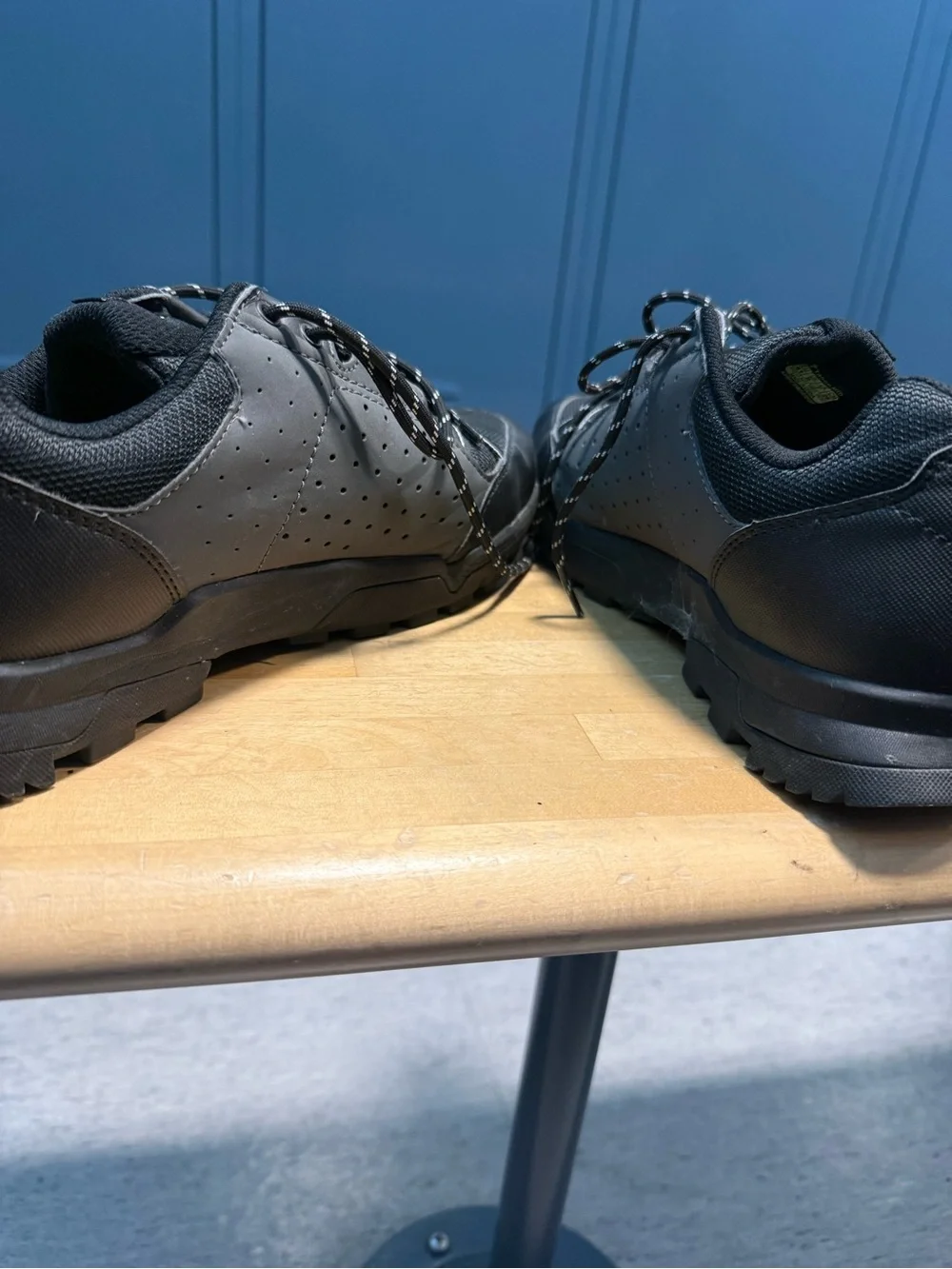 Specialized Men’s Black and Gray Mountain Bike Shoes